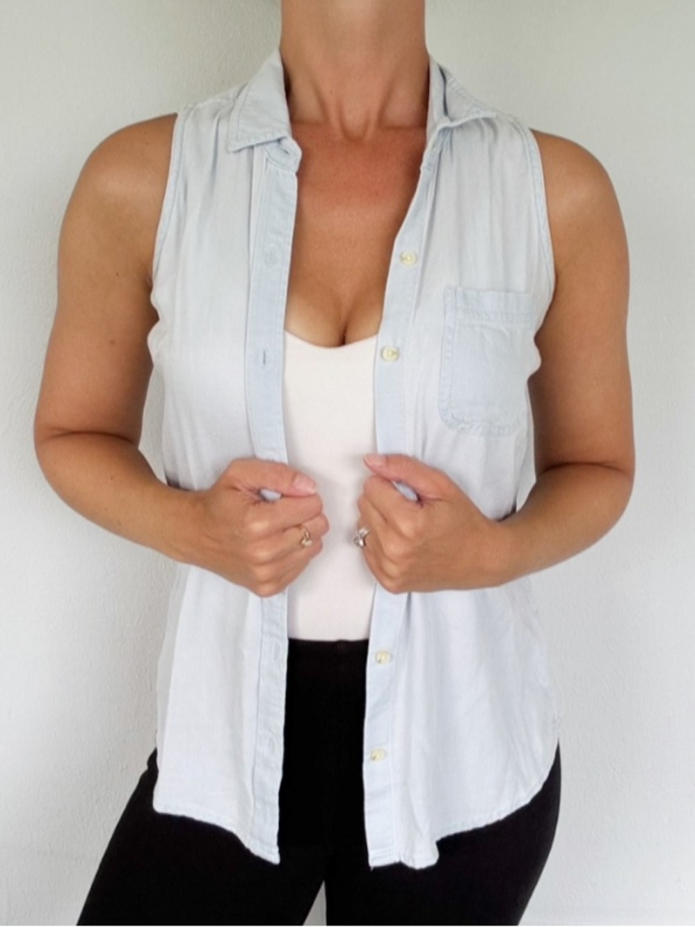 Mossimo Supply Co light blue chambray denim sleeveless button down size XS